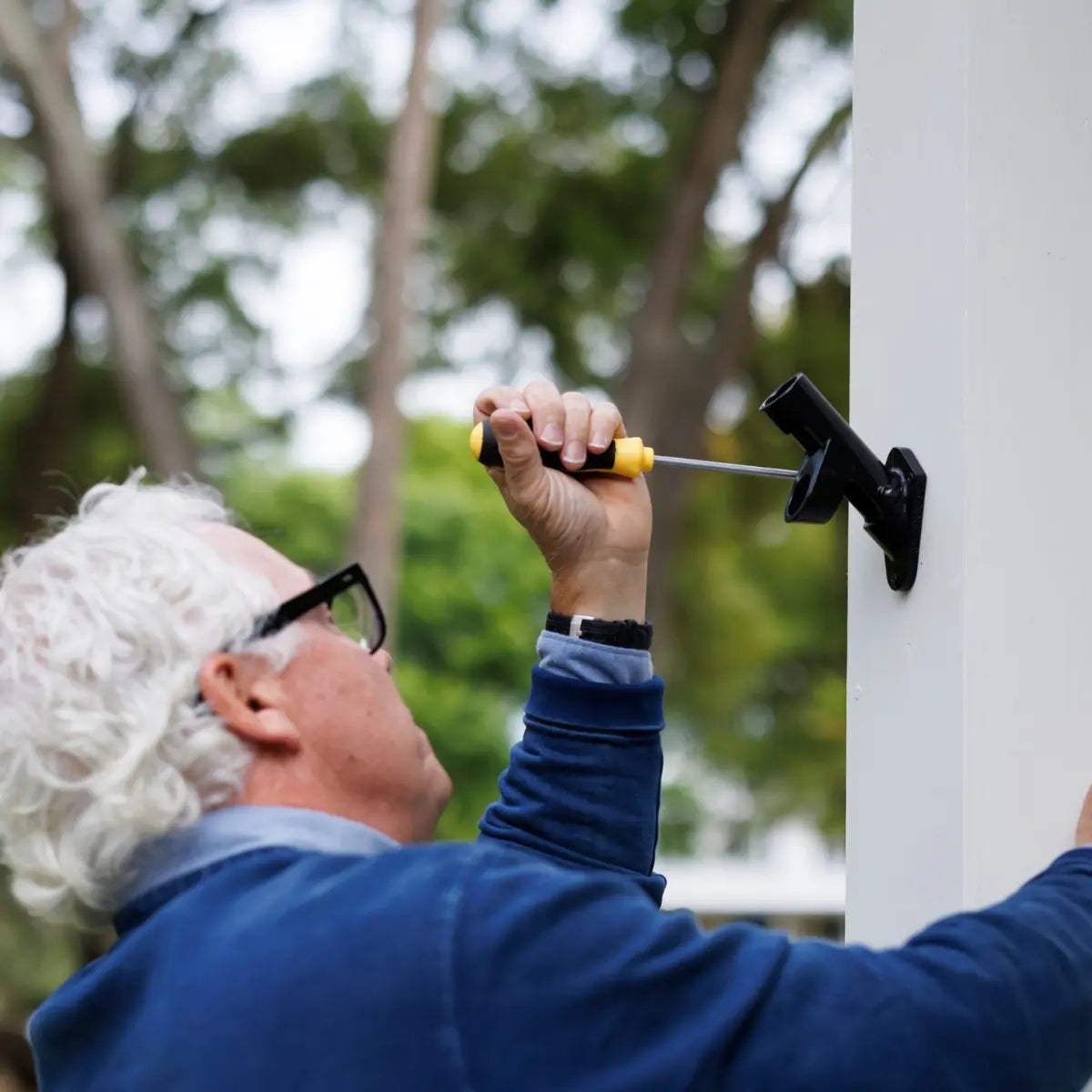 american flag hanging tools